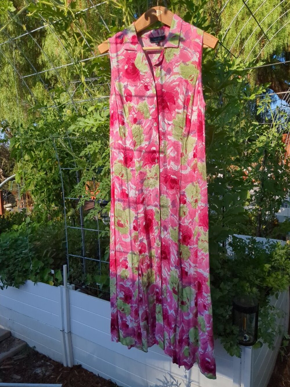 XL 🌺 👗 Sleeveless Floral Button Up Dress Very Feminine
